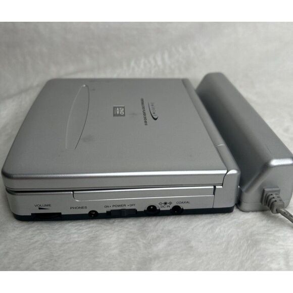 Initial Plug-In Portable DVD Player DVD-9510 With Remote, Carry Case, Cables - Picture 11 of 16